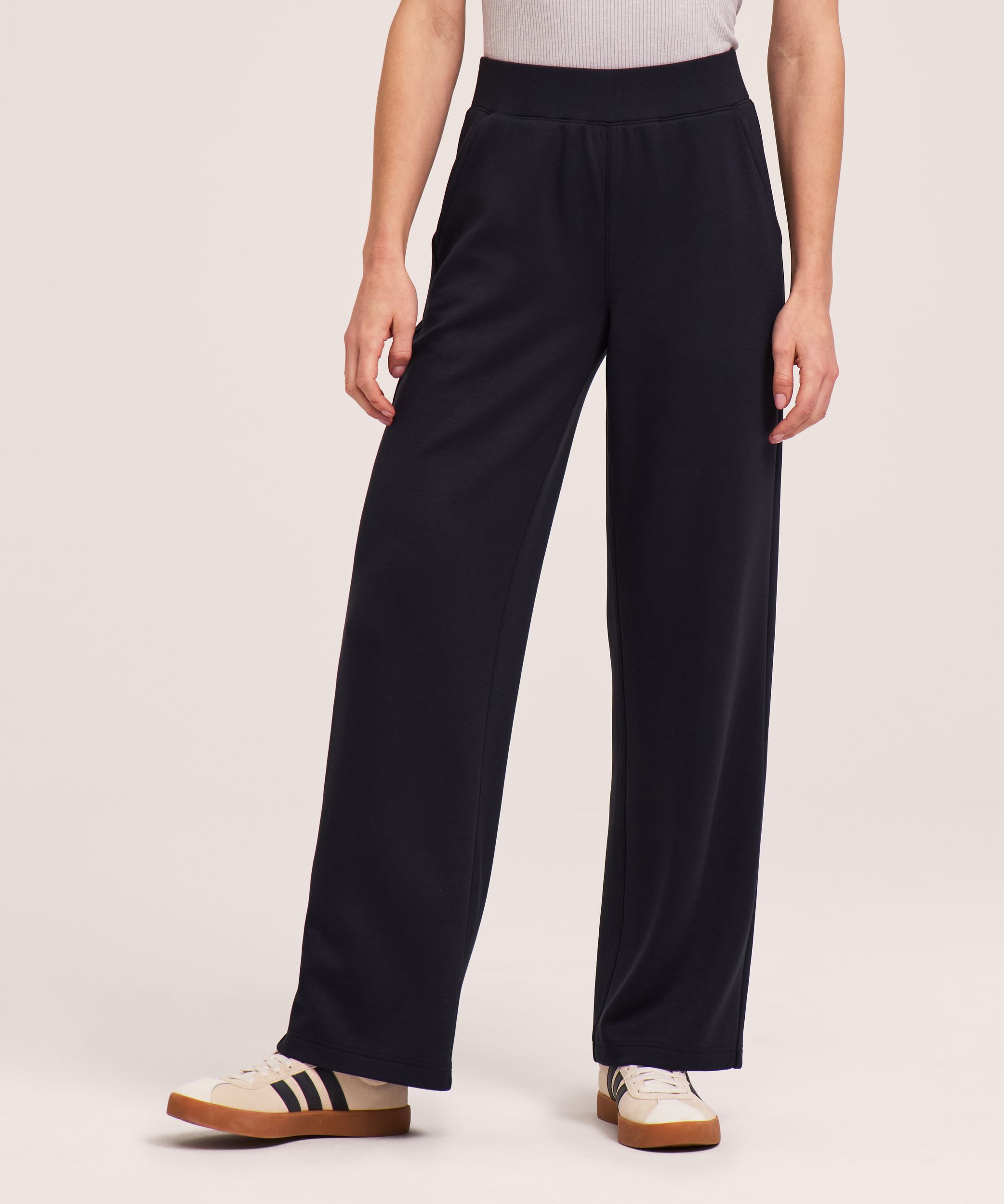 sh-wide-leg-pant-83f5c1d4-7c63-480d-aa1c-7f89e6491091-jpgrendition