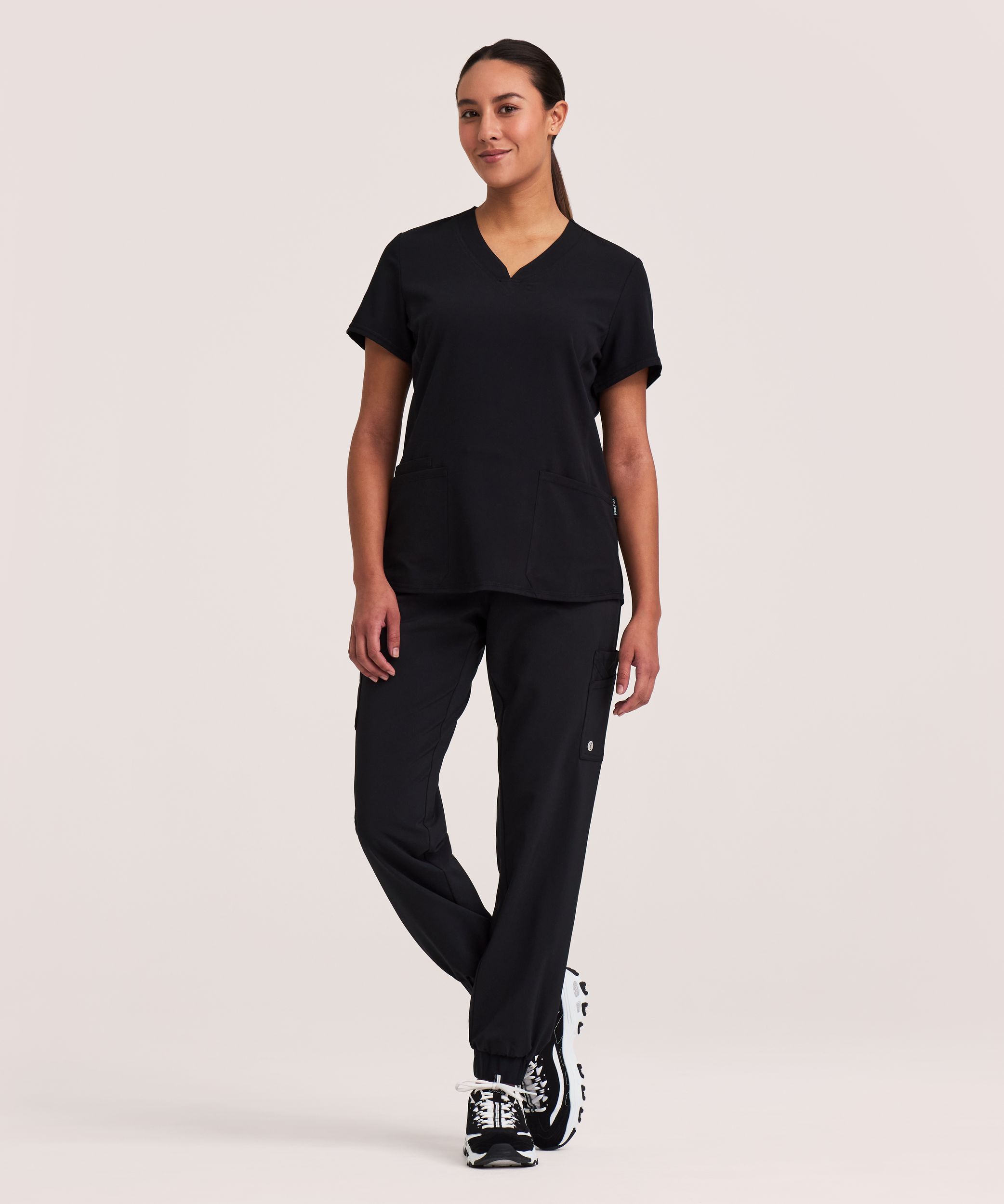sl-performance-v-neck-scrub-top-black-38f74d69-1428-4cff-9582-2f73898f9cd5-jpgrendition
